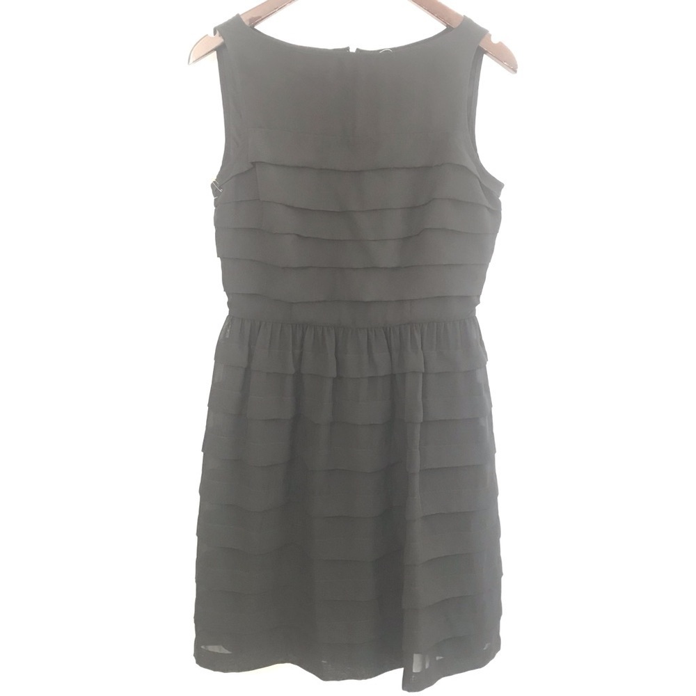 ⭐️3/$25 NWOT White House Black Market Tiered Dress